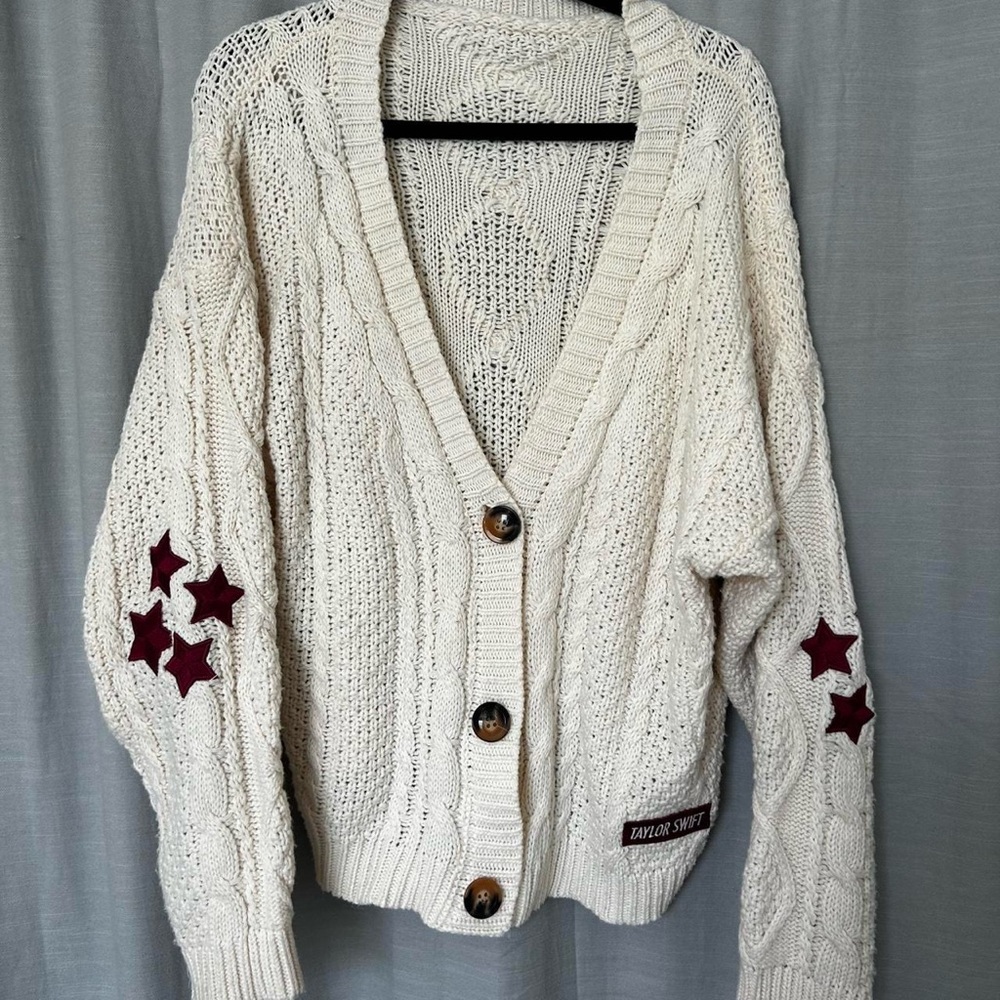 Taylor Swift Cardigan Red TV